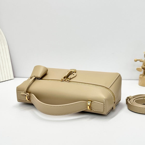LP Extra Pouch L23 Light Milky Calfskin 282140