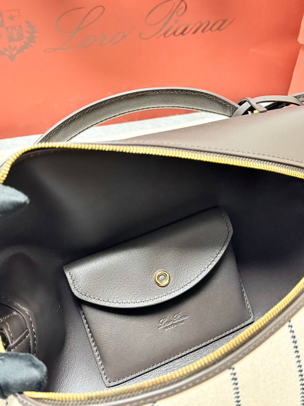 LP Extra Pouch L27 Dark Brown Calfskin Linen 282227