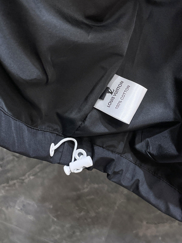 LV BLACK JACKET 239571