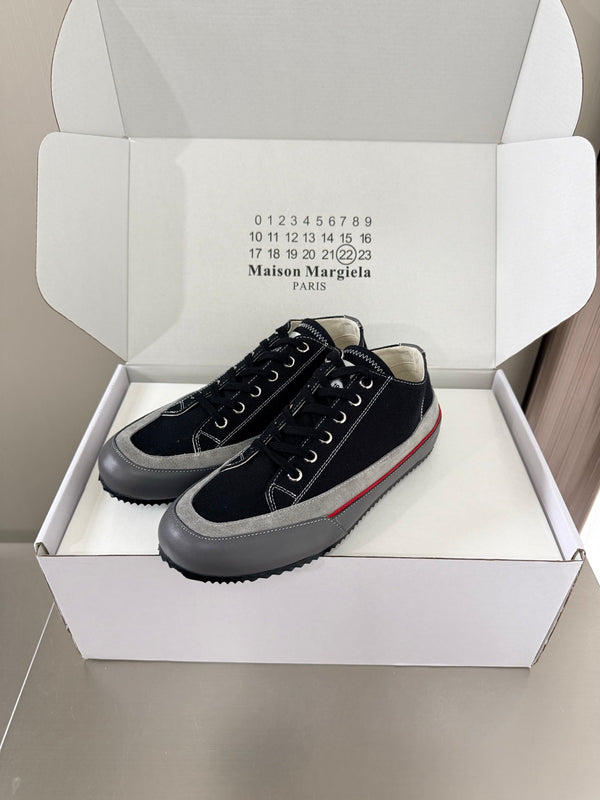 MM Traveler Sneaker Black Grey Suede Canvas Sheeepskin 872470