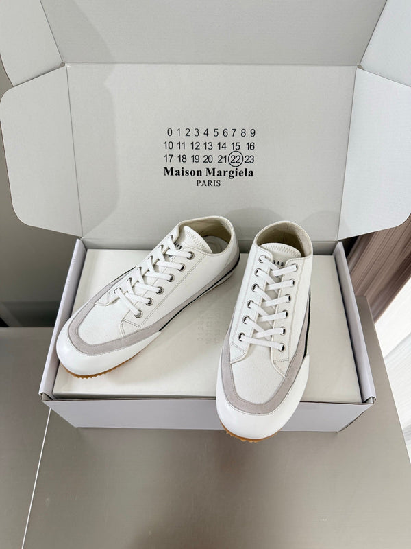 MM Traveler Sneaker White Grey Suede Canvas Sheeepskin 872471