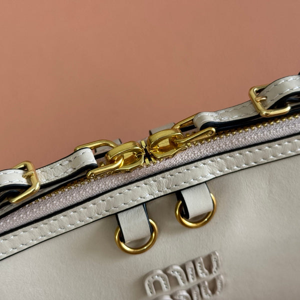 Miu Caprice Clutch Pastel Pink Leather 280754