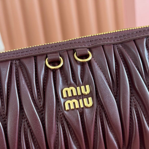 Miu Caprice Clutch Burgundy Matelassé Nappa Leather 280763