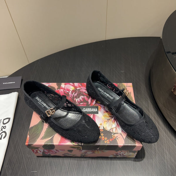 DC 25 Mary Jane Black Lace And Sheepskin 381622