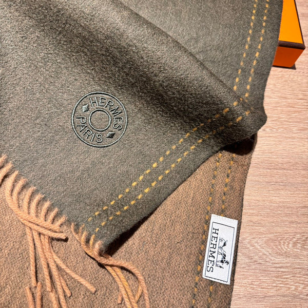 UNIE BRODEE MUFFLER 200 CM IN SEAWEED GREEN CASHMERE