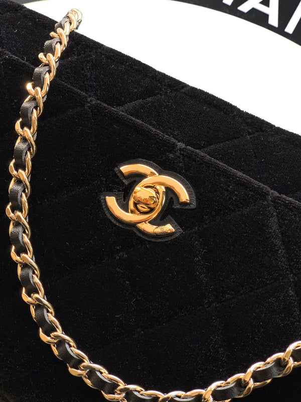 CC 26C Flap Bag 20 Black Velvet