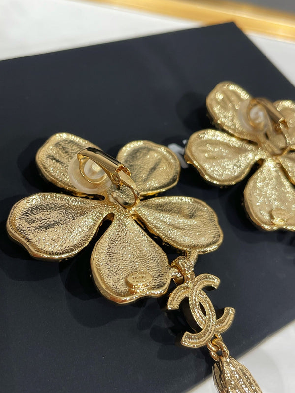 CC 26FW Gorgeous Gold Earrings 019