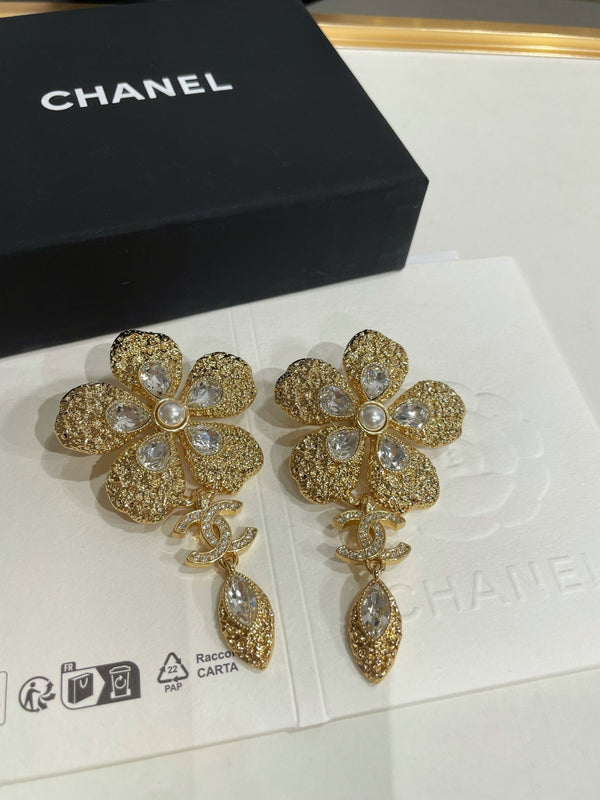 CC 26FW Gorgeous Gold Earrings 019