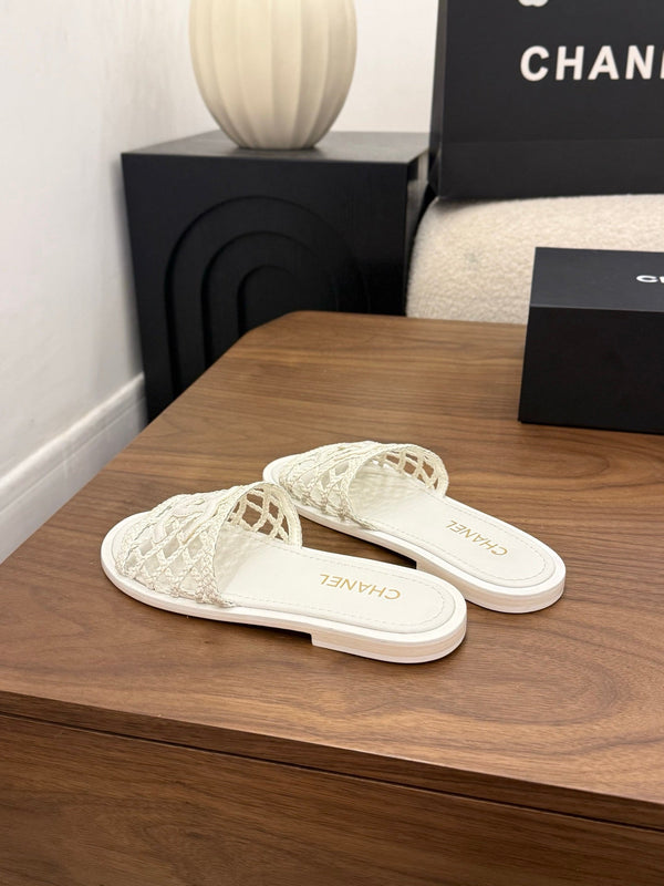 CC 26s Slippers White Leather 850326