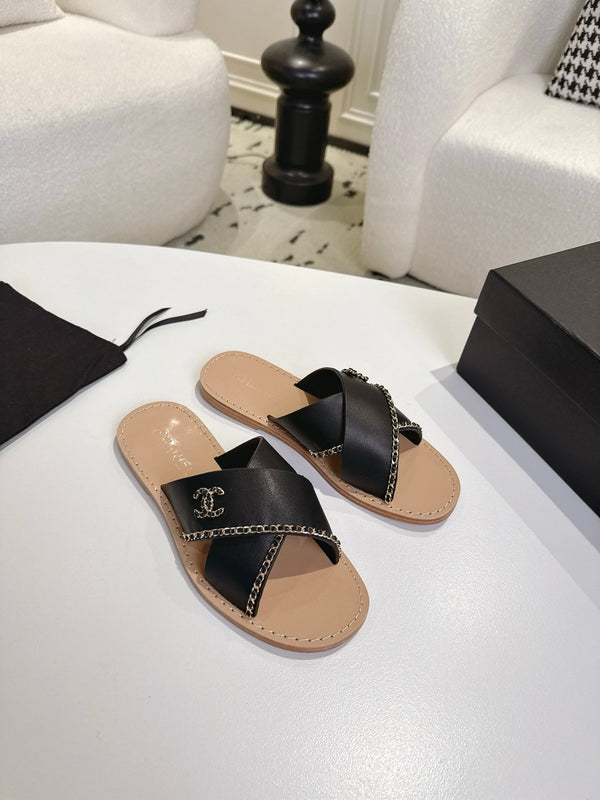 CC Cruise 2025/26 Mules Black Light Beige Calfskin 570316