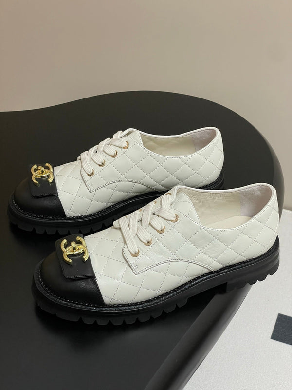 25K Double C Buckle Thick-Soled 25mm Loafer White Black Lambskin 247710