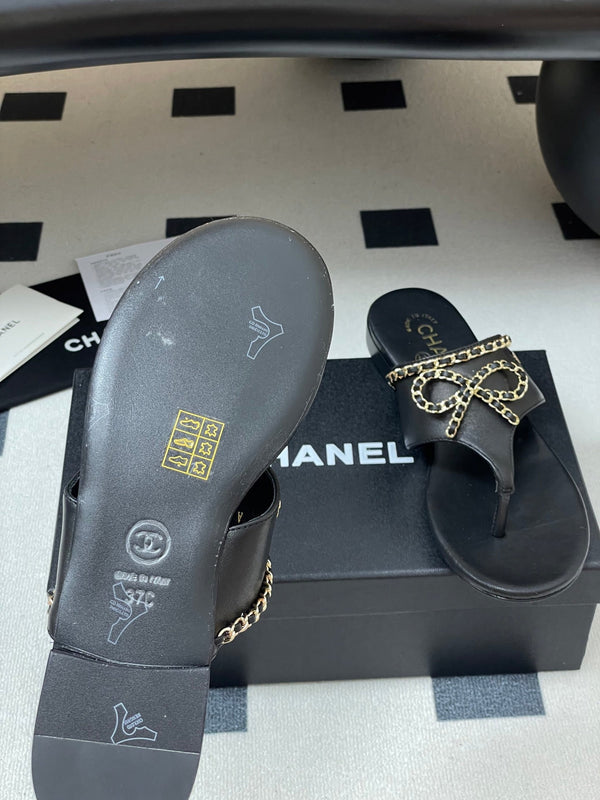 CC 25B Chain Bow Flip-flops Black Sheepskin 393987