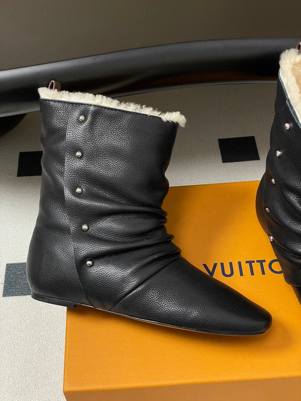 LV 25Fw Nomad Slip-on Ankle Boots Flat Black Grain Leather Wool-lined 534594 .
