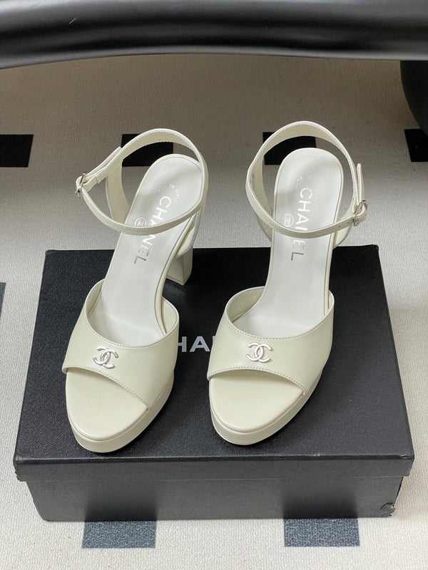 CC 26SS Platform Sandals 120mm White Double C Sheepskin 632571