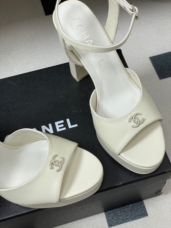 CC 26SS Platform Sandals 120mm White Double C Sheepskin 632571