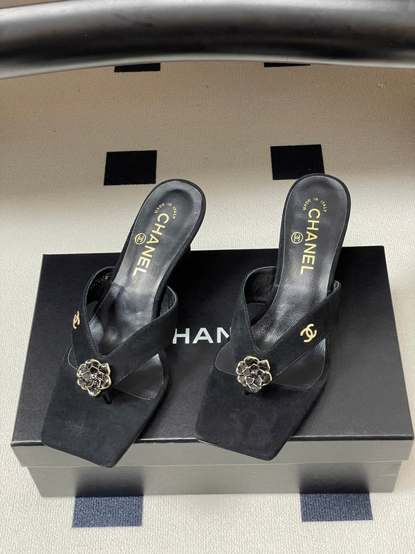 CC 26s Camellia High-Heeled Sandals Square Toe 6cm Black Suede 834731