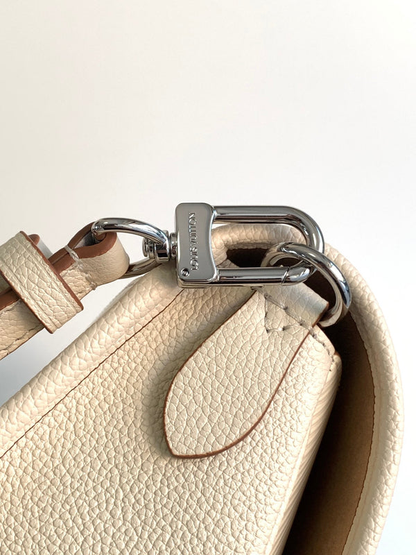 LV Buci Bag 24.5cm White Epi Leather 241088