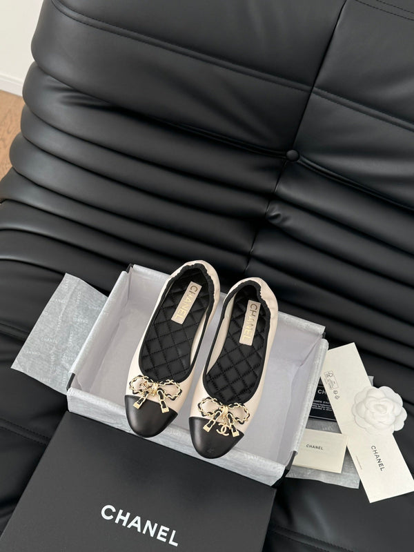 CC Ballet Flats In White Lambskin 143532