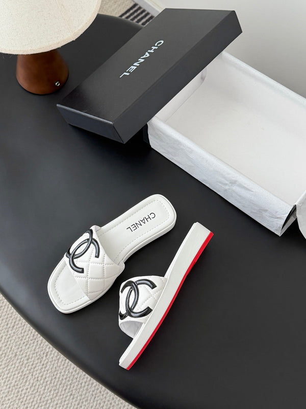 CC 26K Cambon Slippers White Lambskin 670824