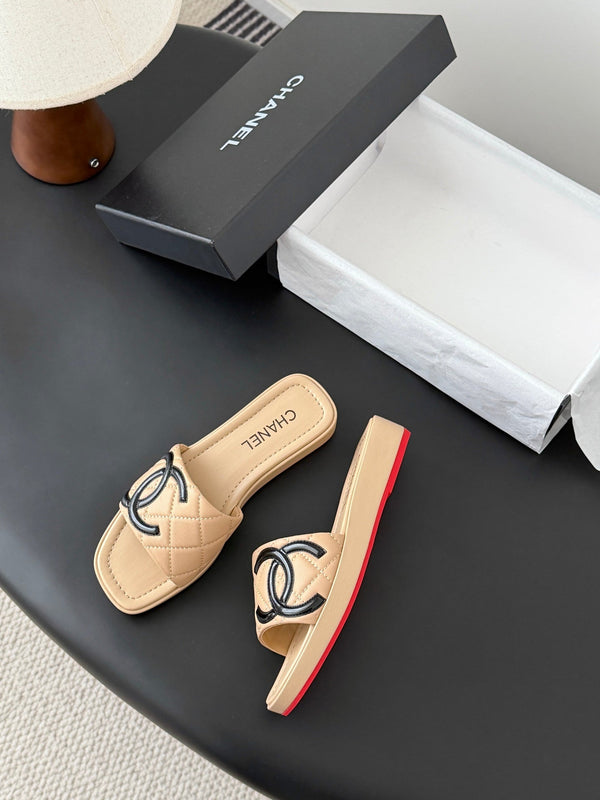 CC 26K Cambon Slippers Beige Lambskin 670826