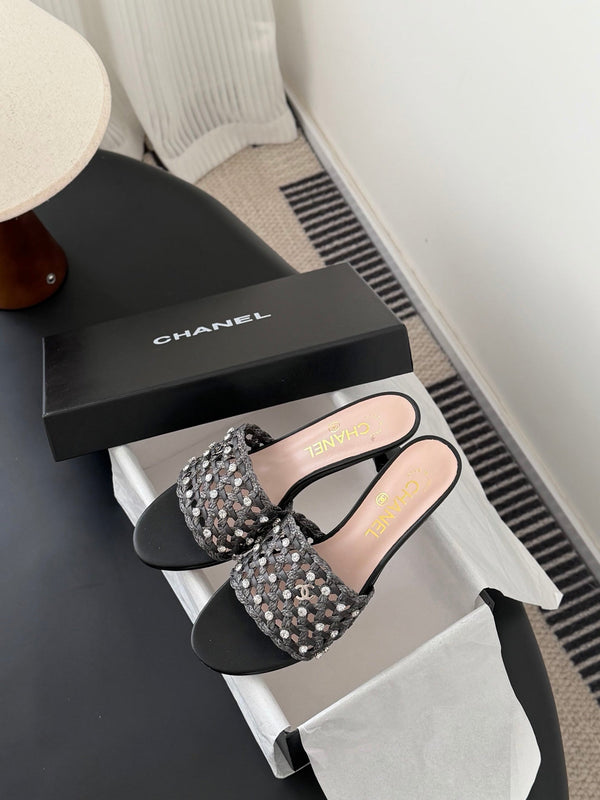 CC 26SS Sandals Black Woven Lambskin 670629