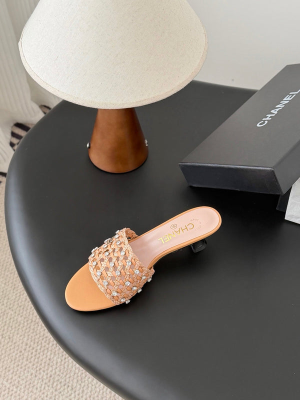 CC 26SS Sandals Beige Woven Lambskin 670631