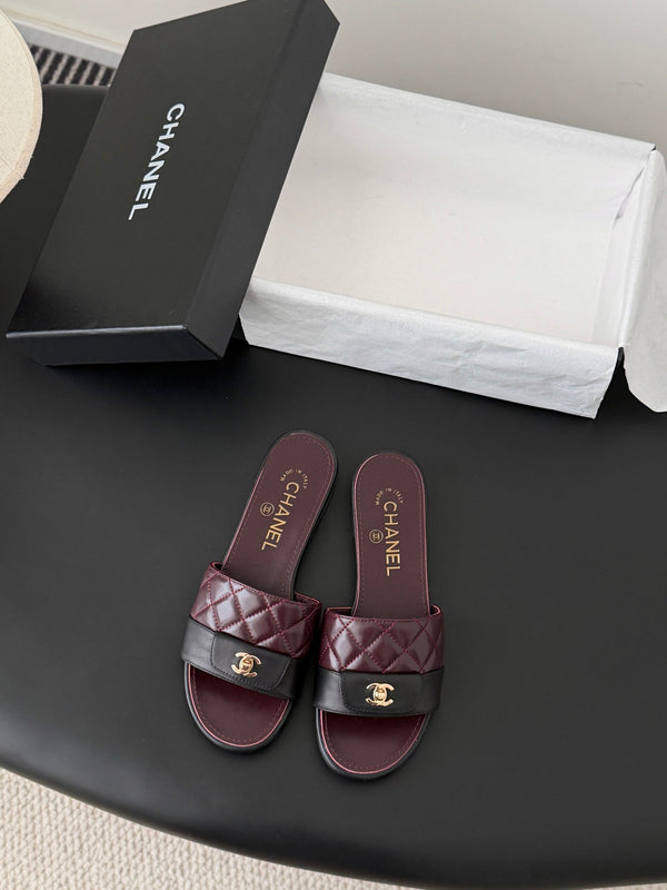 CC 26C Slippers Black Burdundy Quited Lambskin 670609