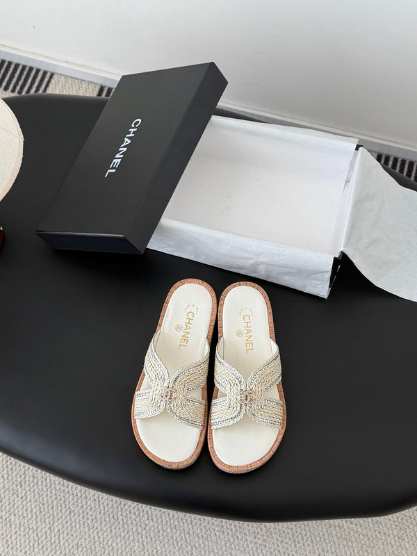 CC 26s Sandals White Raffia Sheepskin 670373