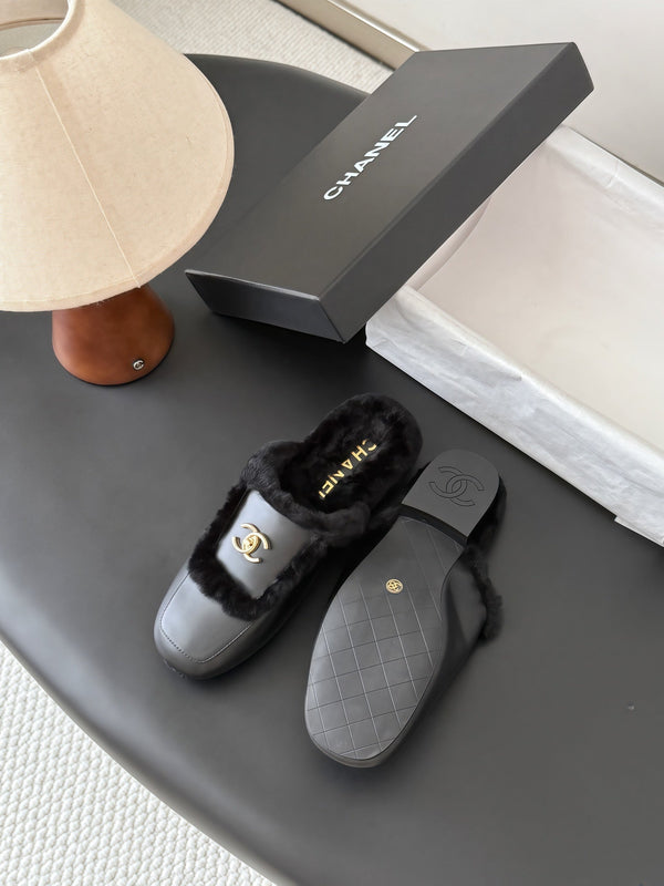CC 26s Slip-On Mules Black Fluffy Shearling Leather 969730