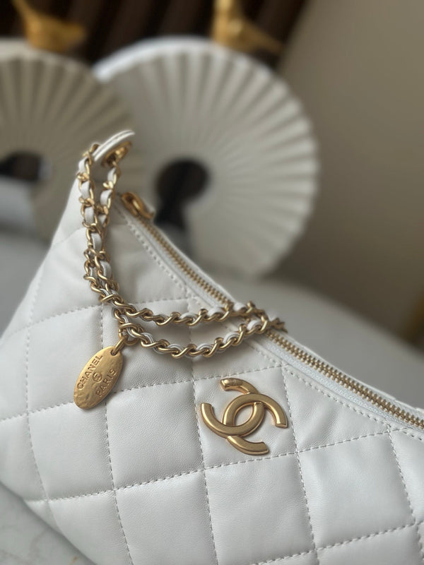 CC 26s Hobo Bag 26 In White Lambskin