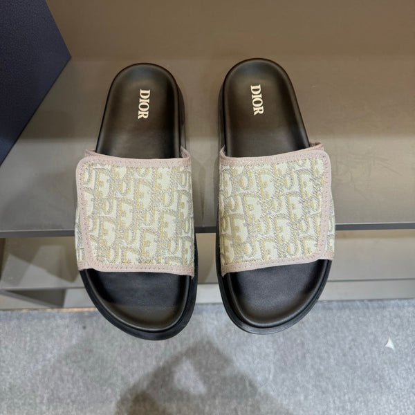 CD VELCRO STRAP SLIPPER PASTEL PINK AND BEIGE JACQUARD