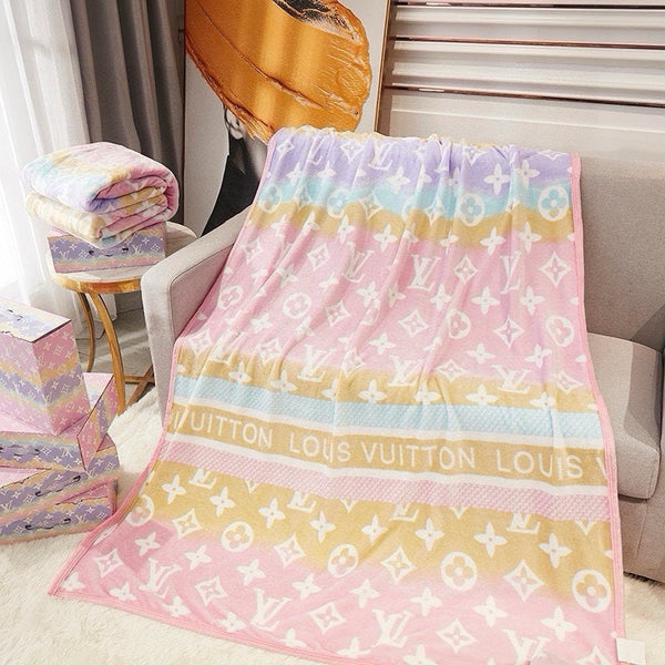 MONOGRAM BLANKET IN COLORFUL LAMB FUR 414049