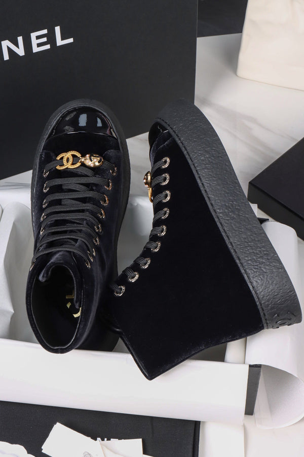 CC 26s Combat Boots Black Suede Leather 964729