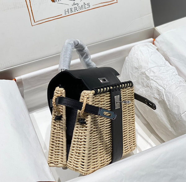 HM KELLY 22 PICNIC BLACK BAMBOO AND RATTAN