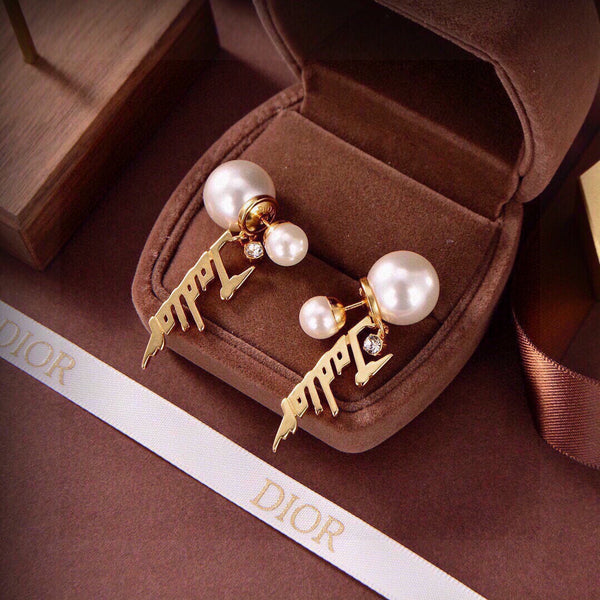 CD 26S Dior Jadior Logo Pearl Drop Earrings In Gold Metal