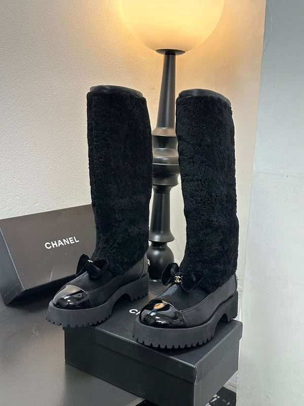 CC Coco Neige 2025/26 High Boots Black Shearling Lambskin Patent Leather 529339