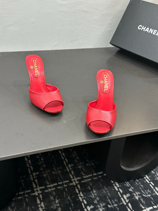 CC 26s Sandal Red Sheepskin 832568
