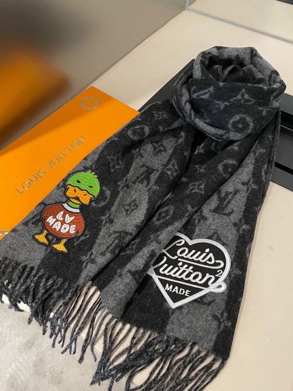 TIGER PATTERN SCARF 205 CM IN BLACK CASHMERE 390875