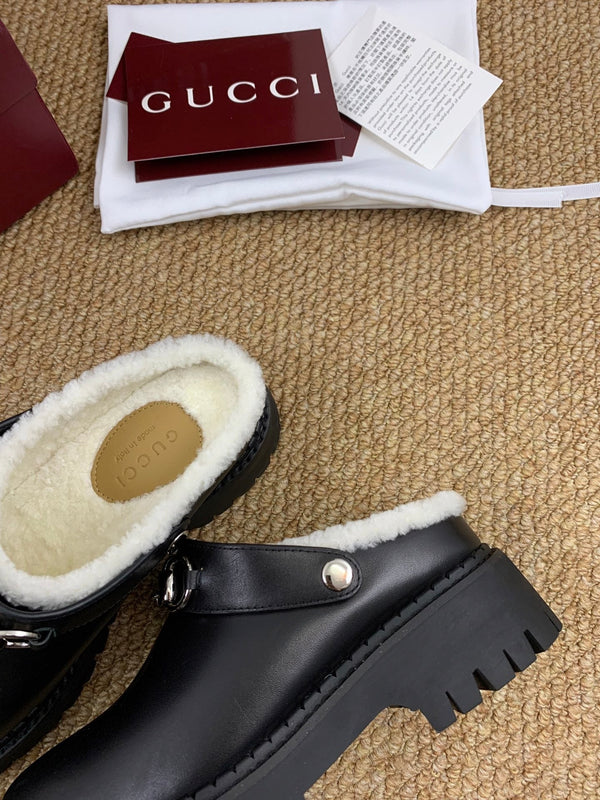 Gucci FW 25 Horsebit Suede Clog Black Leather with Shearling 506443