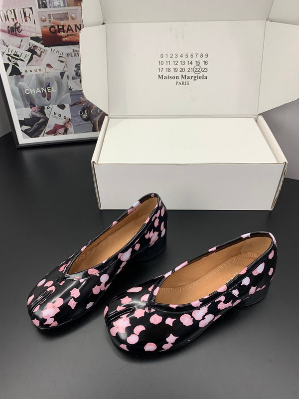 MM Tabi Ballet Flats 2cm Black Pink Cowhide 895245