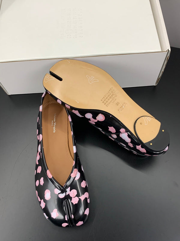 MM Tabi Ballet Flats Black Pink Cowhide 895246