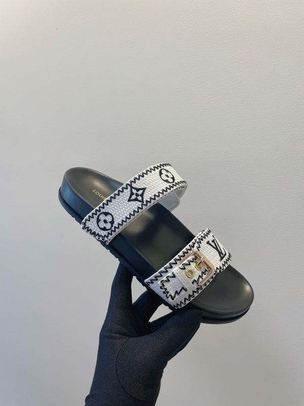 Bom Dia Flat Comfort Mule White Black Monogram Embossed Print Classic 241336