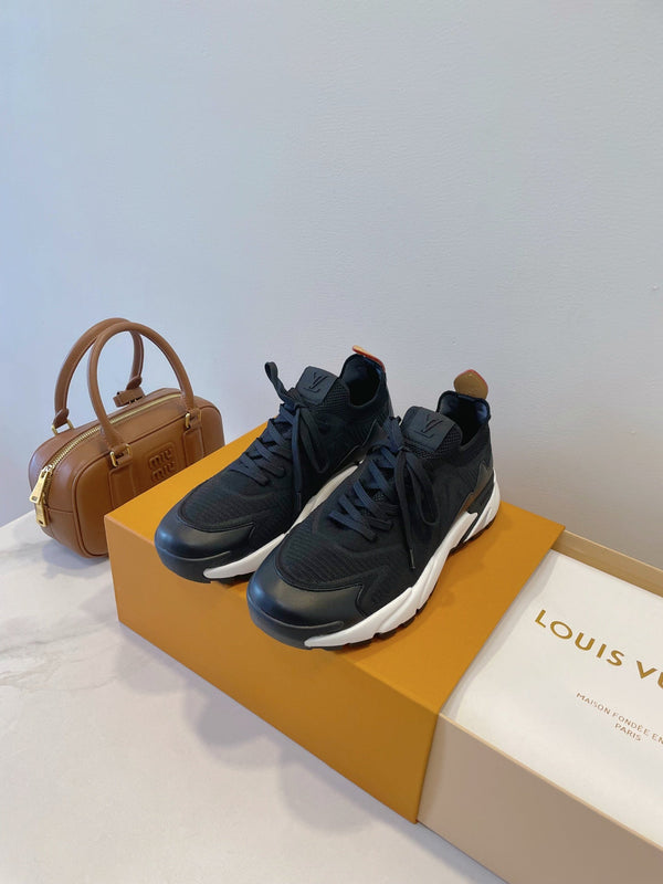 LV Runner Tatic Sneaker Black Frabic 500224