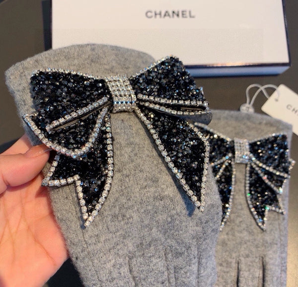 GLOVES IN DOVE GRAY WOOL WITH RHINSTONES 429246
