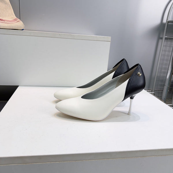CC FW26 High Heels Pumps 8.5cm White Black Lambskin 942739