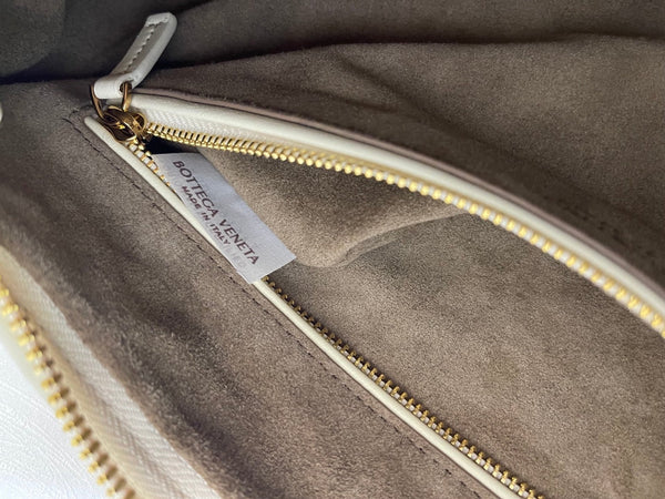BV Bag 44cm Cream Intrecciato Leather