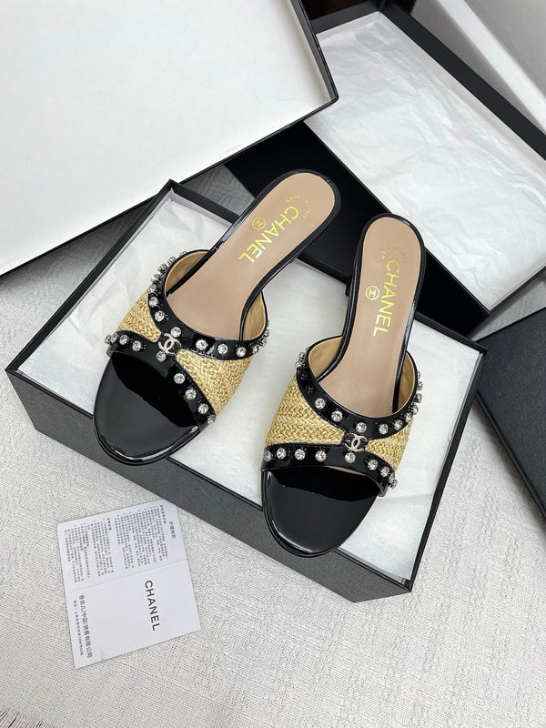 CC 25SS Slippers 5cm Yellow Raffia Black Patent Calfskin 338300