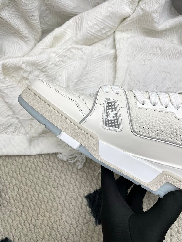 LV Trainer Sneaker Off White Cowhide 611158