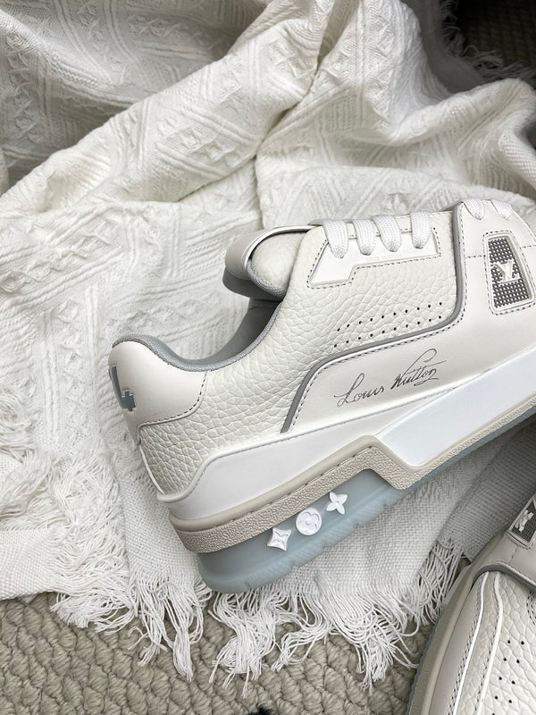 LV Trainer Sneaker Off White Cowhide 611158