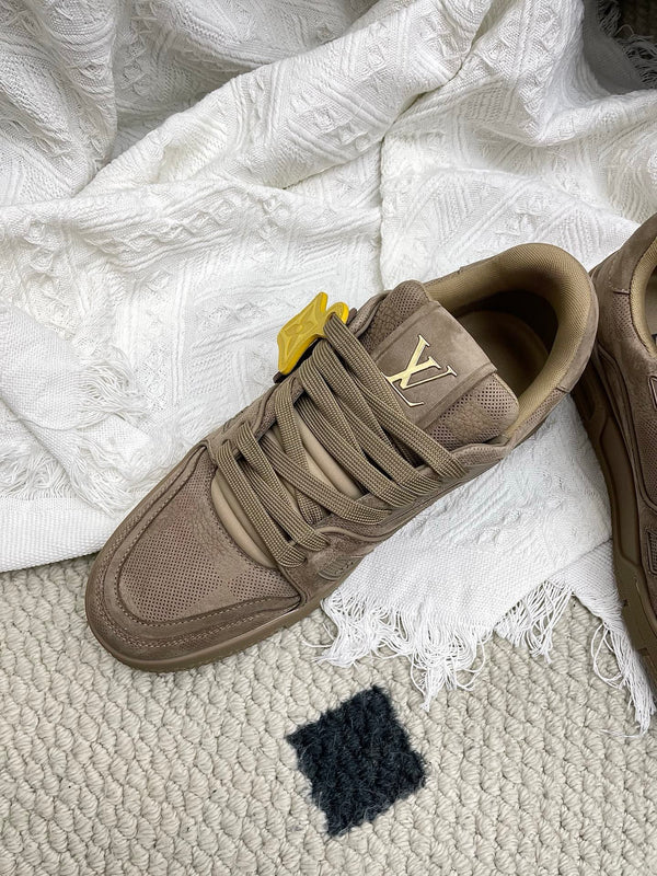 LV Trainer Sneaker Taupe Suede Mesh 611159